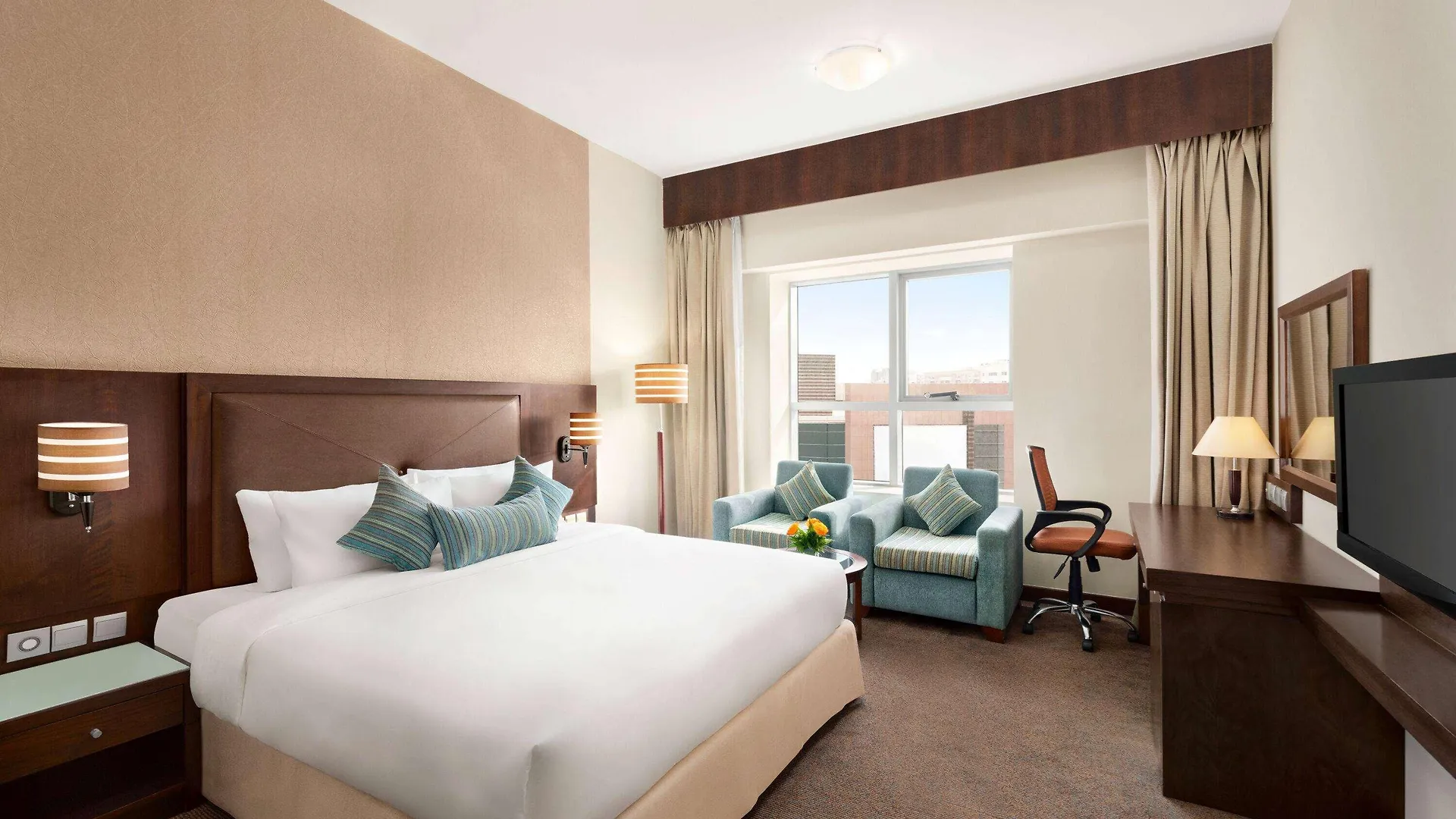 Hotel Ramada By Wyndham Dubai Deira 4*,